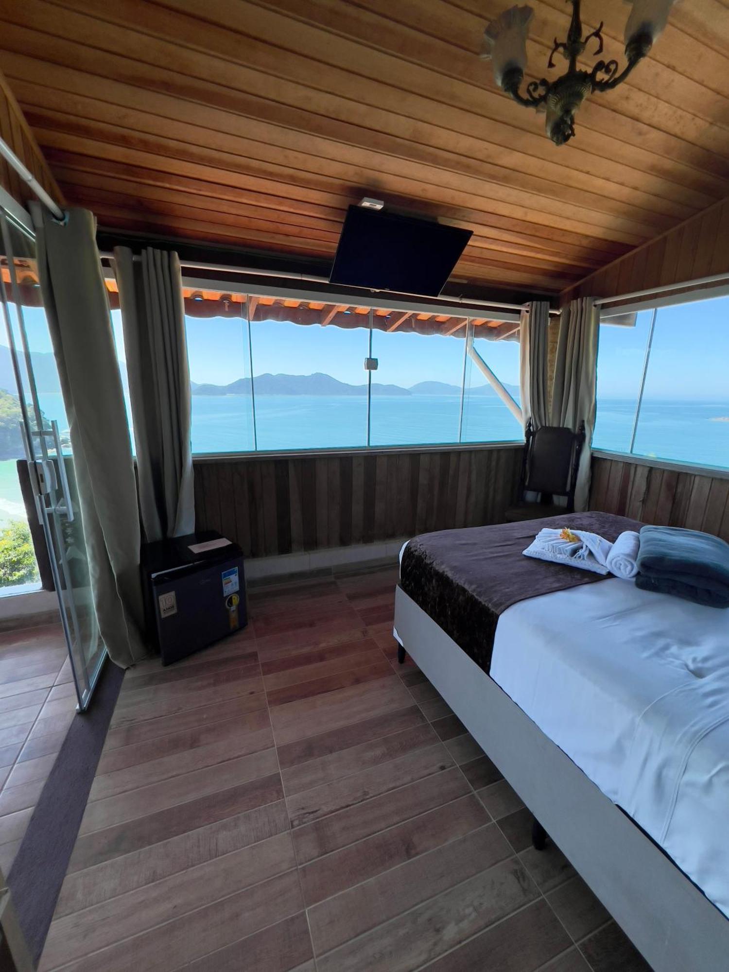Mirante Do Pirata Suites Bed And Breakfast Ubatuba Exterior photo